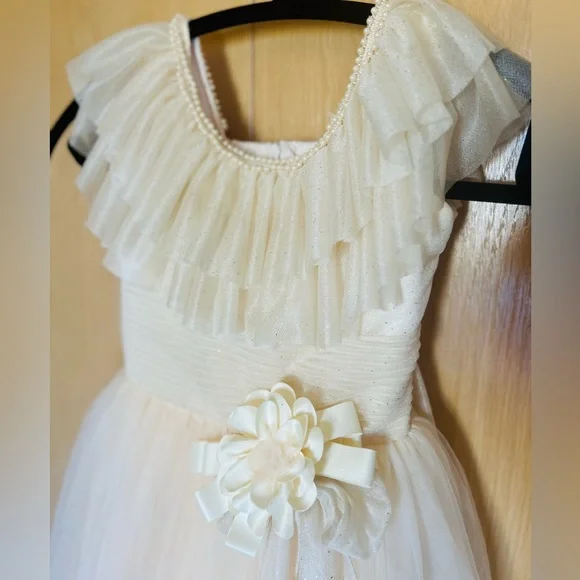 Elegant Cream Long Flower Girl Dress - Picture 3 of 7